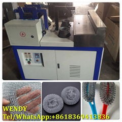 Double needle mesh scourer making machine