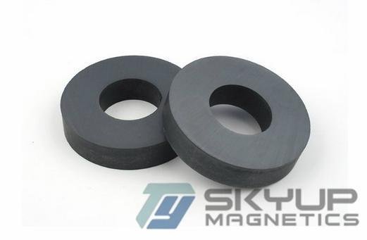 Disc Ferrite magnets and Ceramic Magnets  made by professional factorty used in 