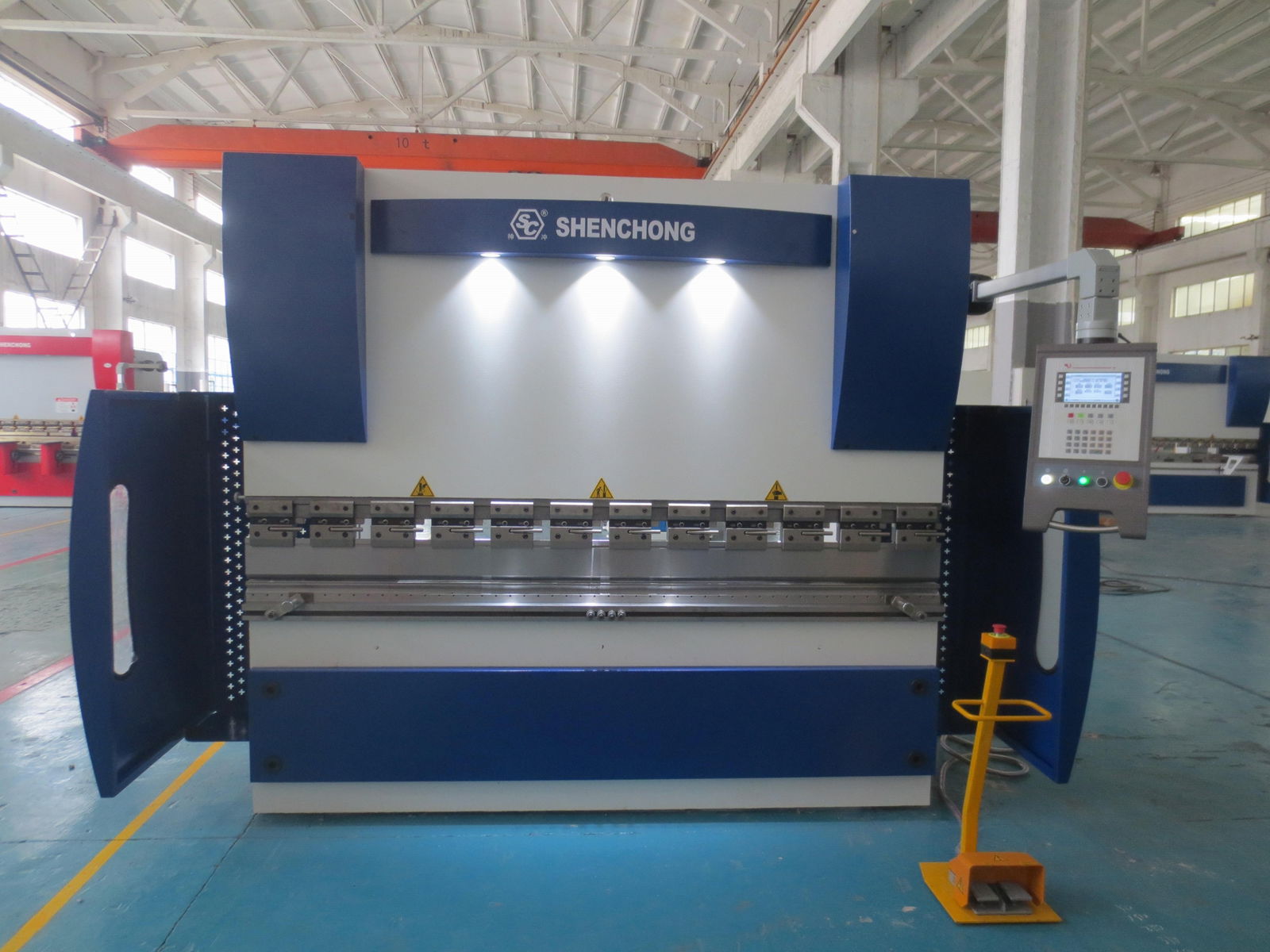 cnc hydraulic press brake steel bending machine sheet metal cutting and bending 