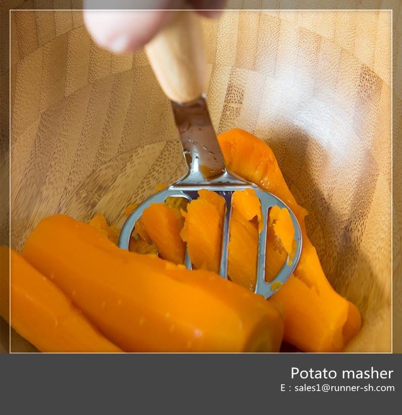 Stainless steel wooden handle potato masher 2
