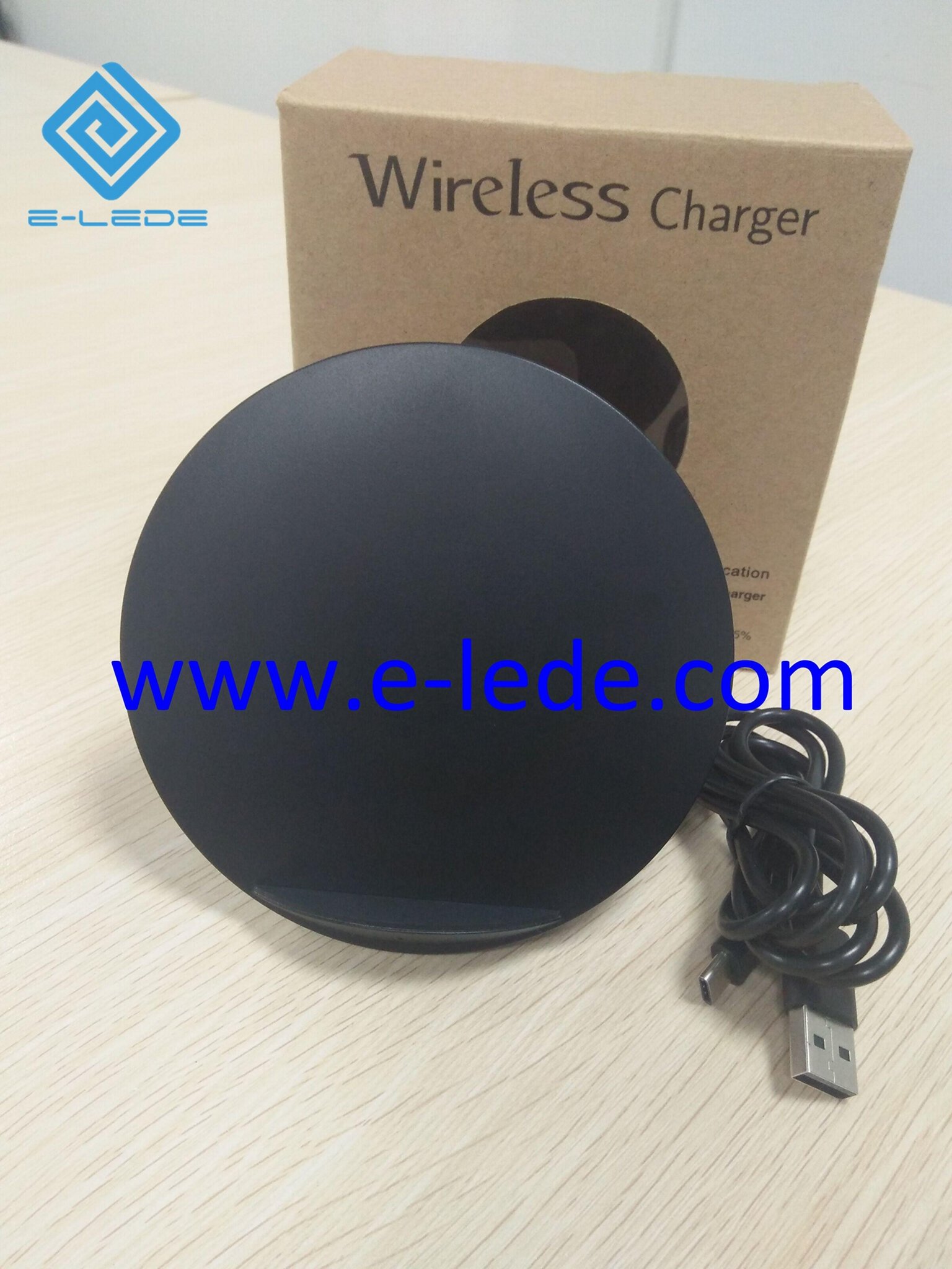  Round Stand 10W Wireless Charger with two coil 4