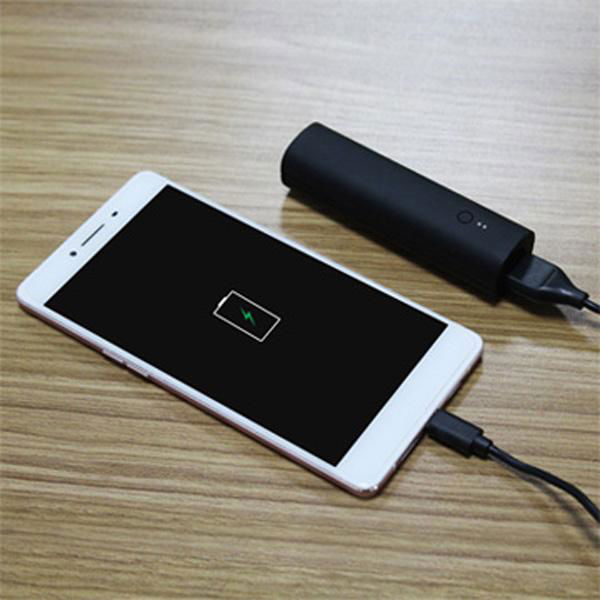 2600mAh mobile phone power bank charger with 18650 Lithium cell and indicator li 4