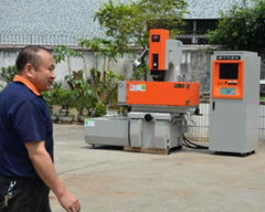 日鑫三軸聯動全數控電火花成型機CNC-A45