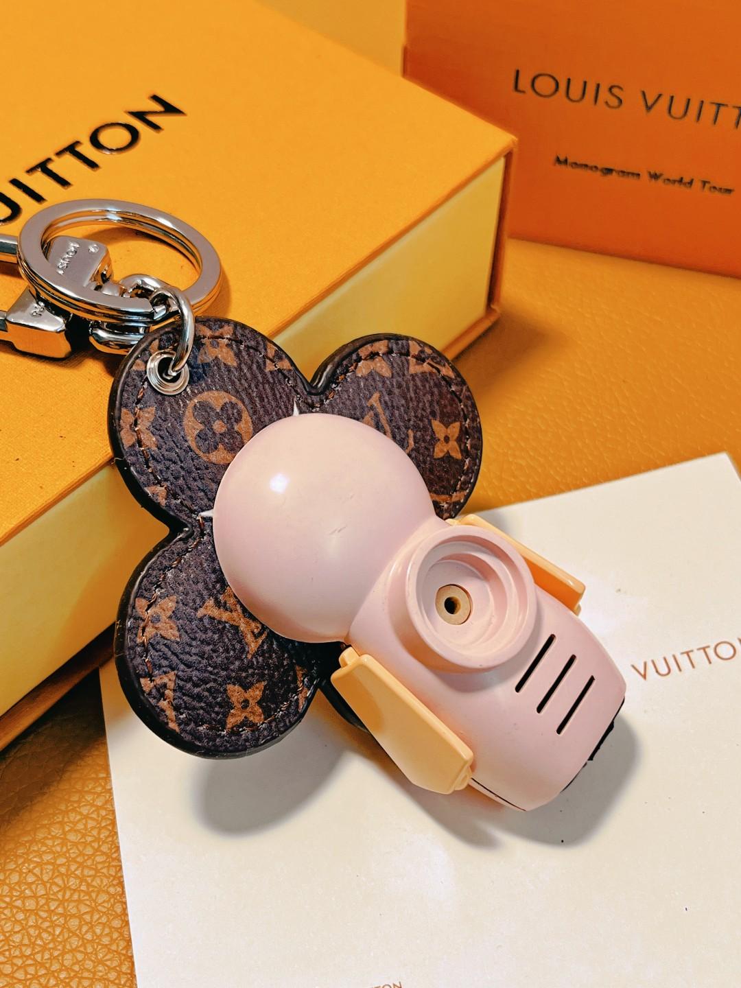 Hot new      Key chain fashionable G metal key Chain decoration bag accessories