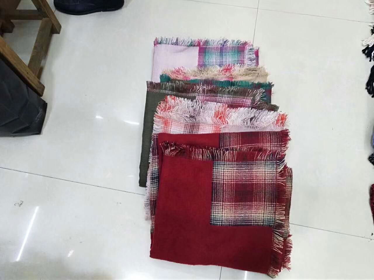 100% Acrylic Woman Woven Check Square Scarf Shawls with Fringes 2