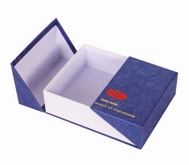 Metallic Paper Collapsible Gift Box 3