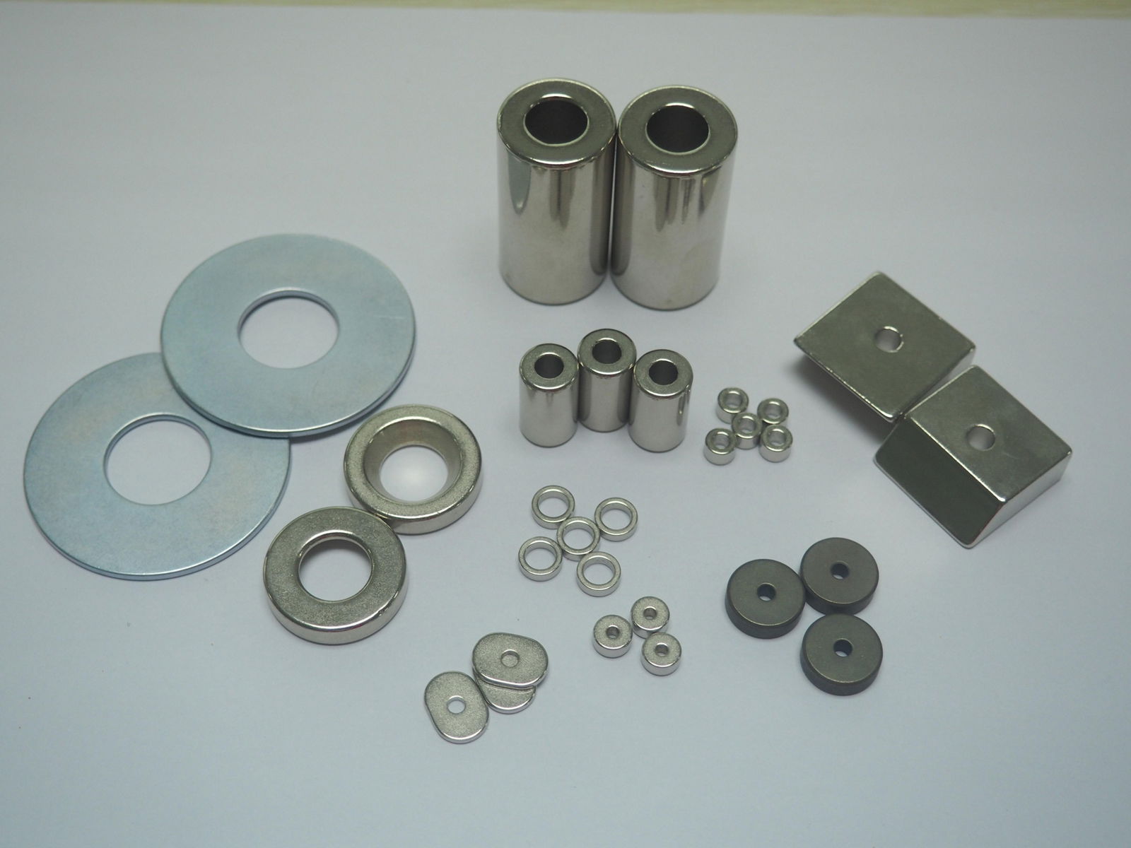 Multipole Neodymium Bonded NdFeB magnet for micro motor 2