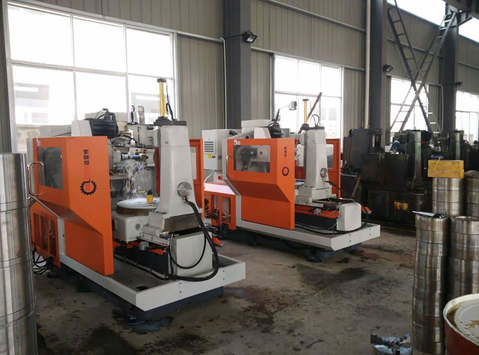 5-axis High-rigidity and Precision CNC Roller Gear Hobbing Machinery YK38 3
