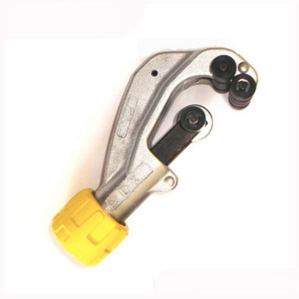 Corrugated pipe cutter CT-136