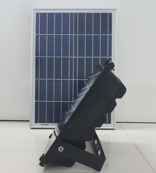 New one! Reasonable price! 100W Solar Photosensitive Induction Spotlight 3