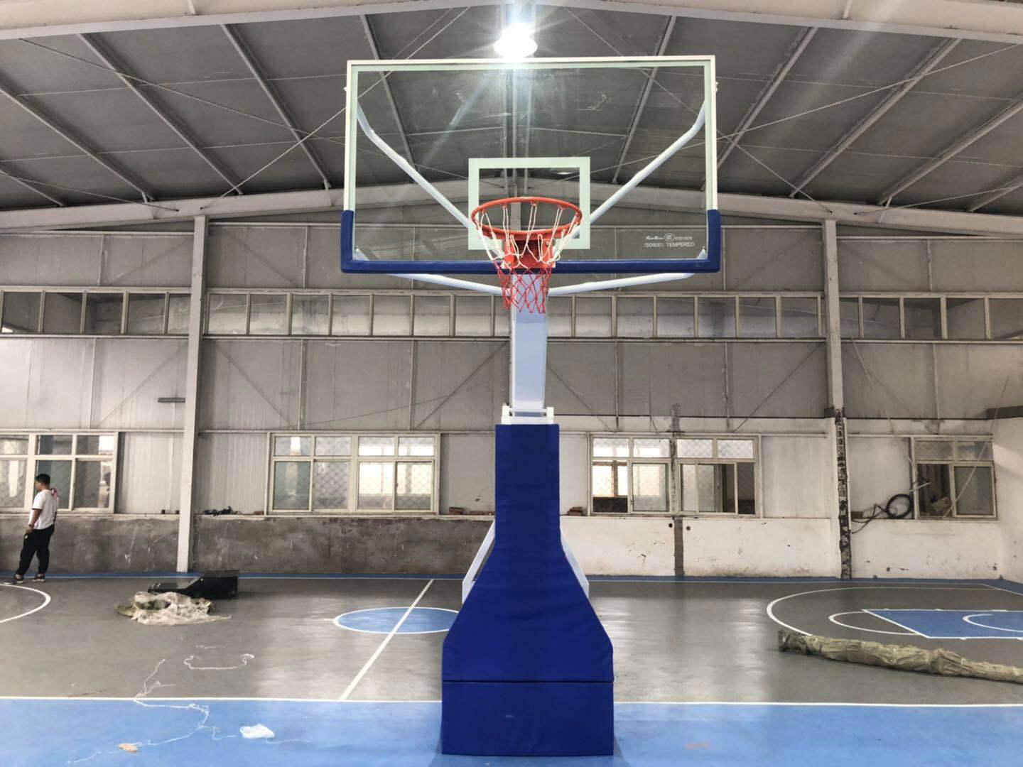 Electronic hydraulic basketball stand