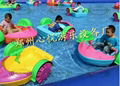 儿童水上手摇船搭配充气水池游乐设施