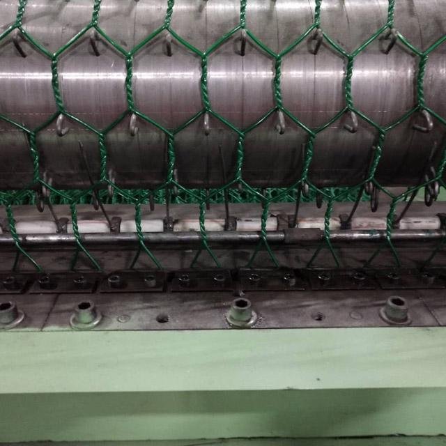 Poultry fence hexagonal wire mesh machine reverse twisted type  5