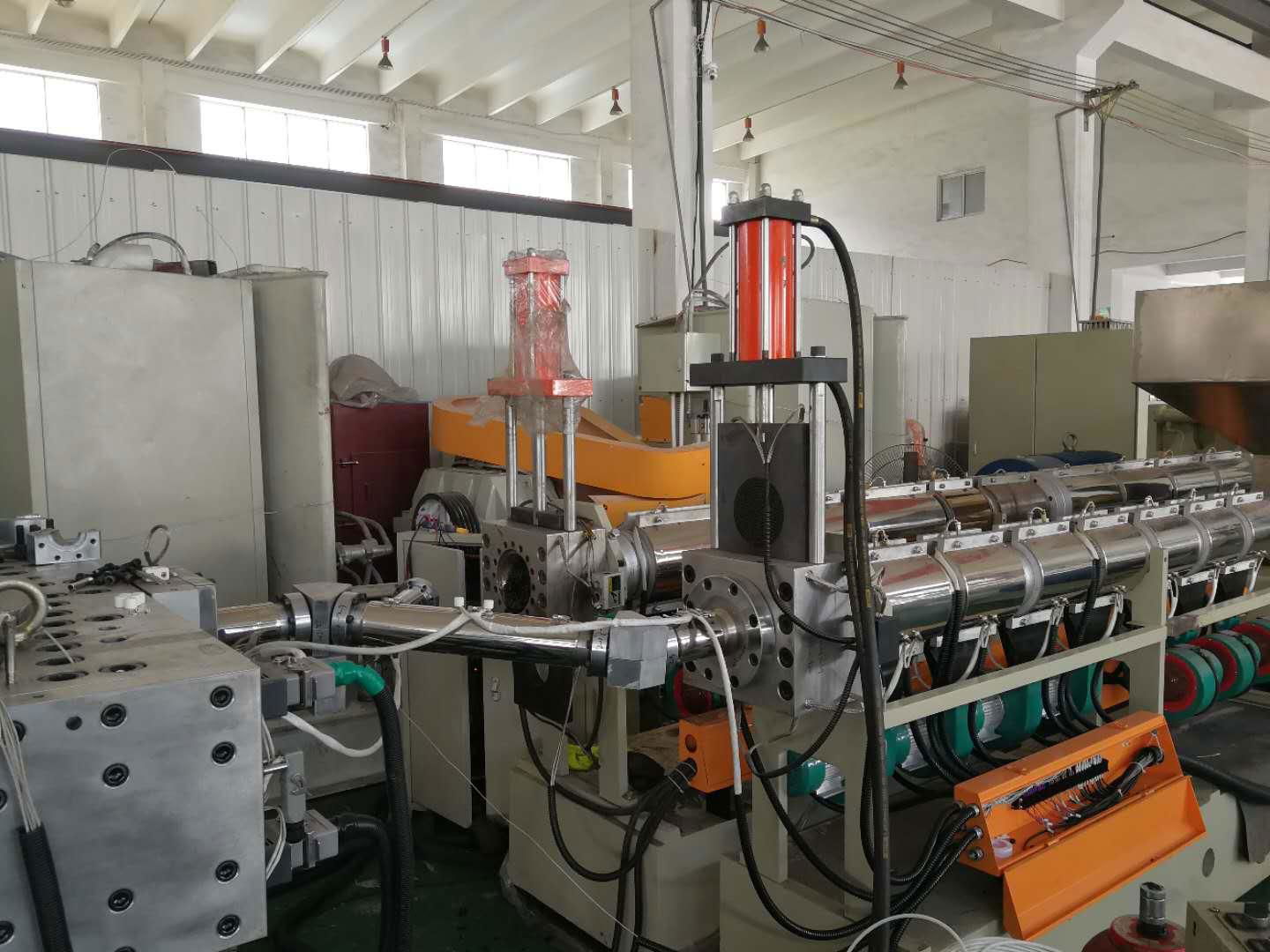 rubber runway sheet extrusion line