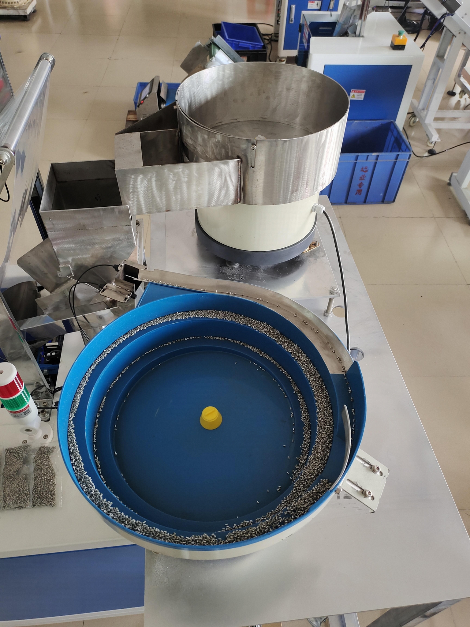 鉚釘稱重包裝機，計量包裝機，顆粒物稱重包裝機 2