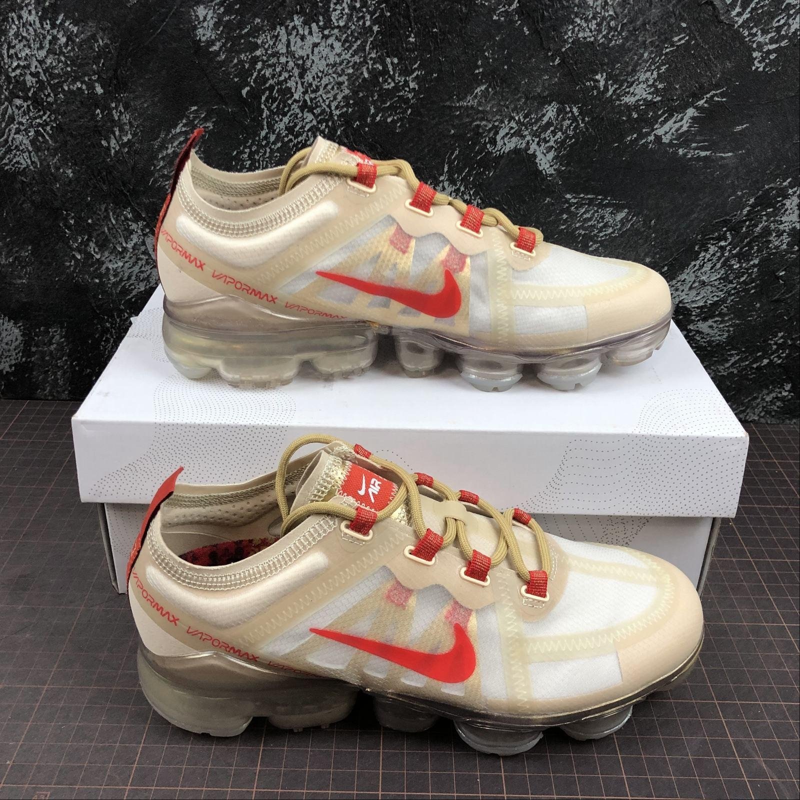More styles are showed here: :http://2942273488.x.yupoo.com/search/album?uid=1&q=2019+NIKE+AIR+VAPORMAX