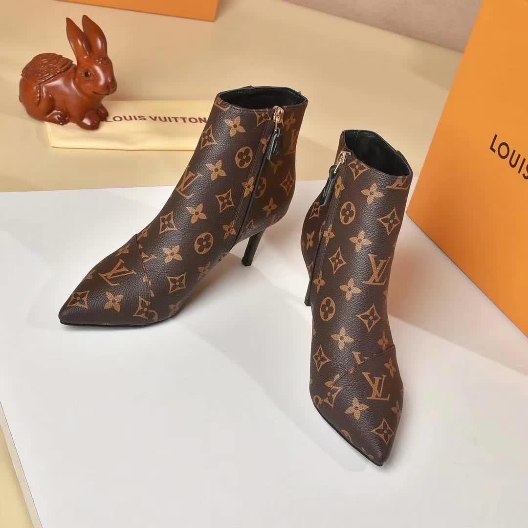 2020 New               Boots shoes sneaker shoes heel shoes women shoes 7