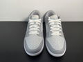      DUNK LOW RETRO Light grey item number: DJ6188-001 6