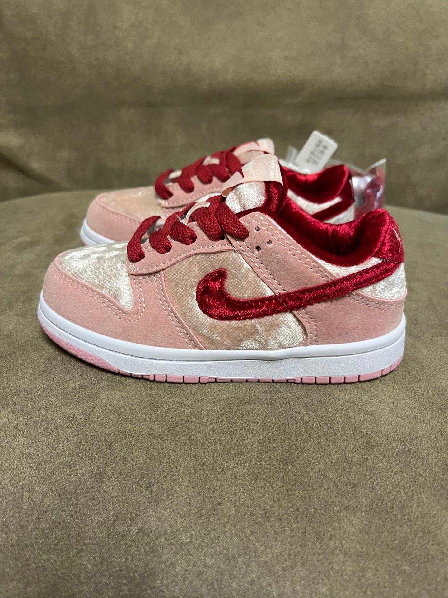 2022      SHOES      SB Dunk the Kids 24-39 SPORT SHOES 13