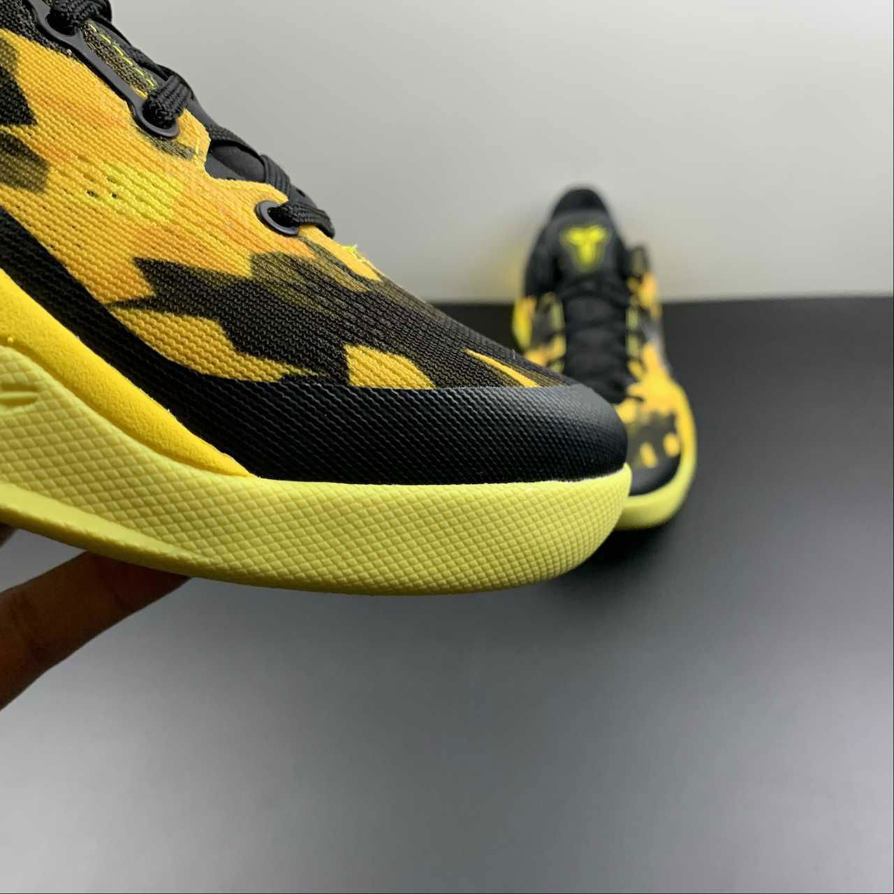 2023      shoes sport sheos Kobe Basketball Shoes 555286-077 5