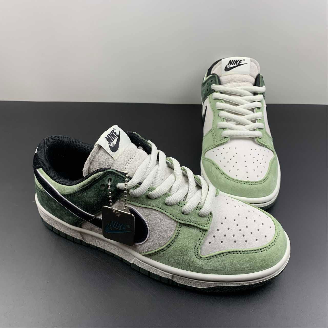     SB Dunk Low Top casual board shoes LF0068-001