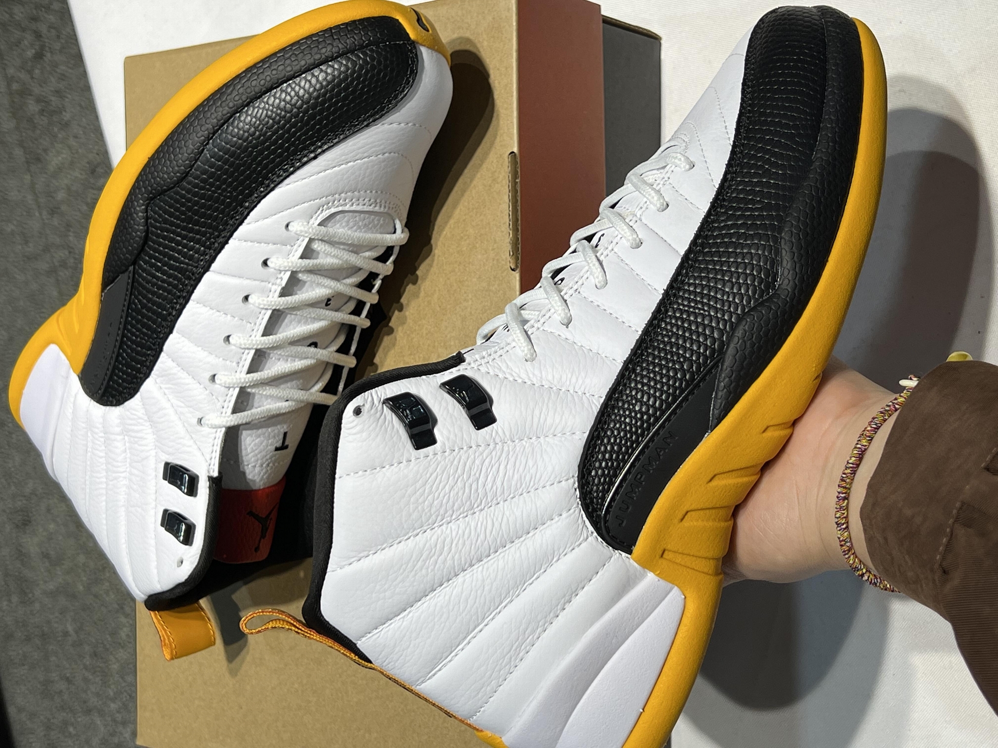 aj12 yellow