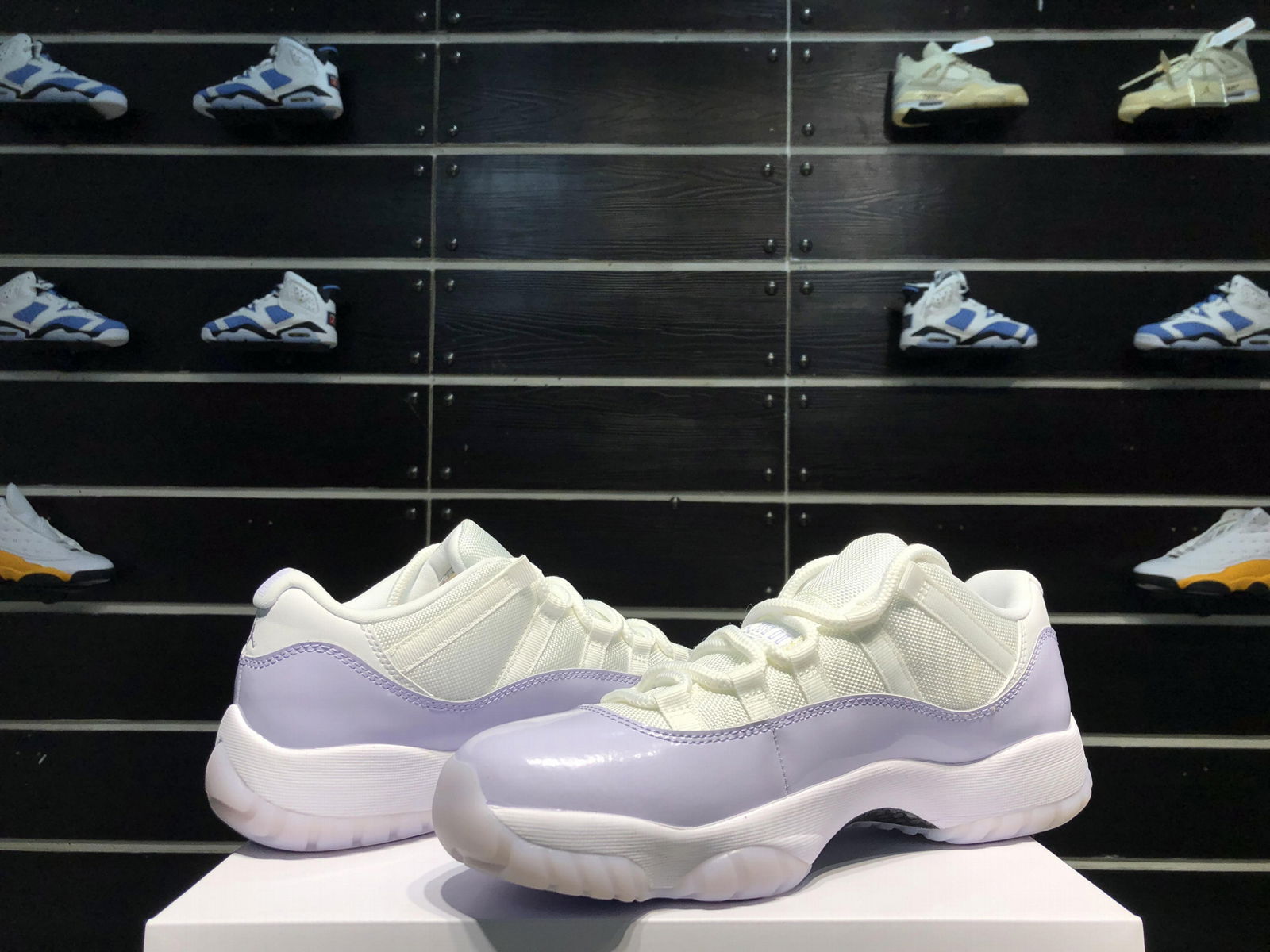 Air Jordan 11 Low“Pure Violet Low top basketball shoes