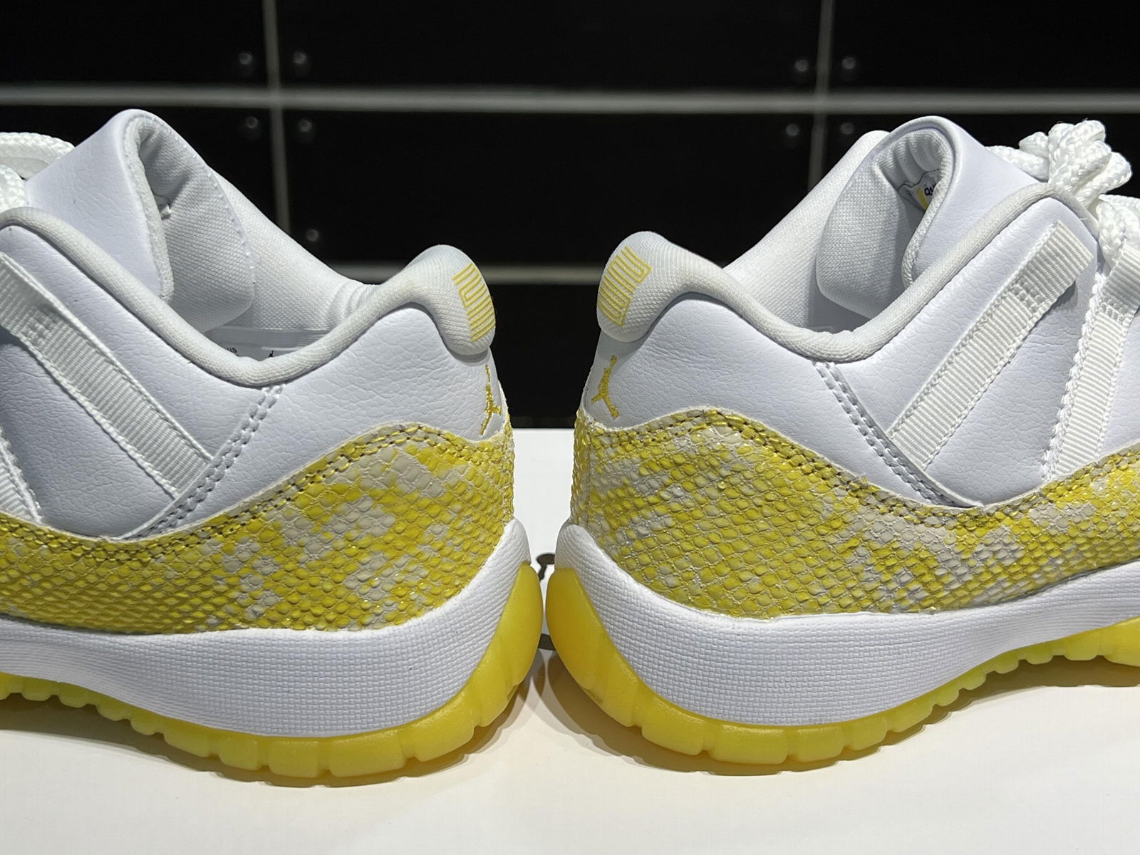 Air Jordan 11 Low WMNS “Yellow Snakeskin”Low AH7860-107top basketball shoes  2
