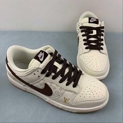 2023      SB Dunk Low low top casual shoe XD1688-010