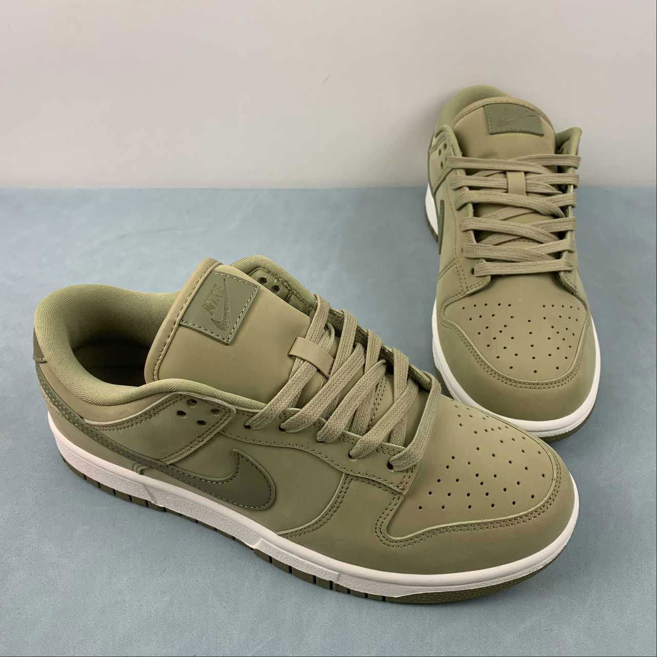      SB Dunk Low      low top casual shoe DV7415-200