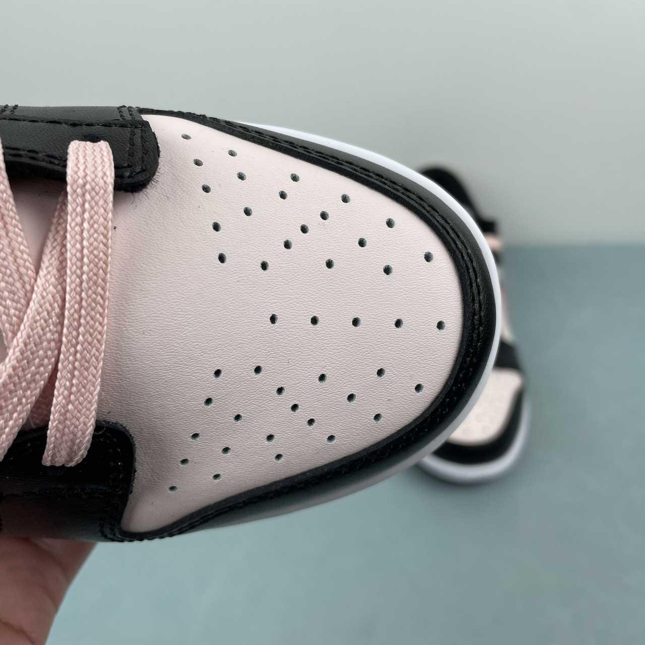      Dunk Low casual sneakers CW1590-100 sizes 35-40 9