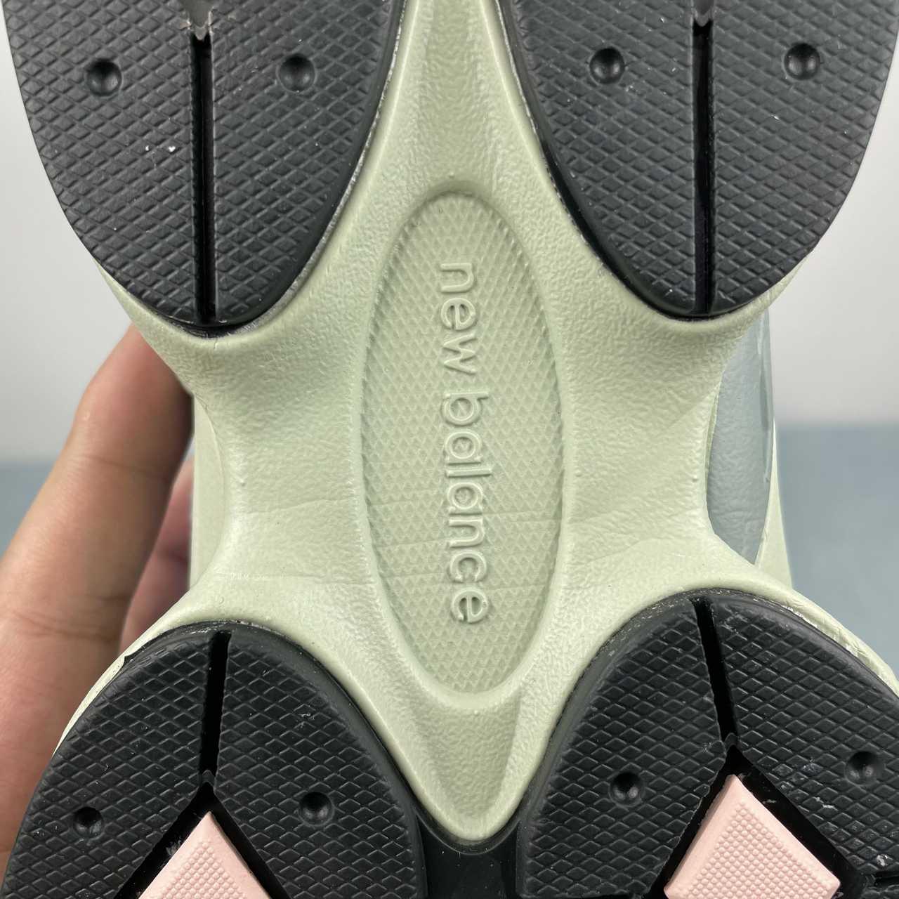             NB9060 Shock-absorbing and breathable running shoes U9060WG1 7
