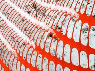 Orange Snow Barrier Fence Makes Installation Very Easy 2