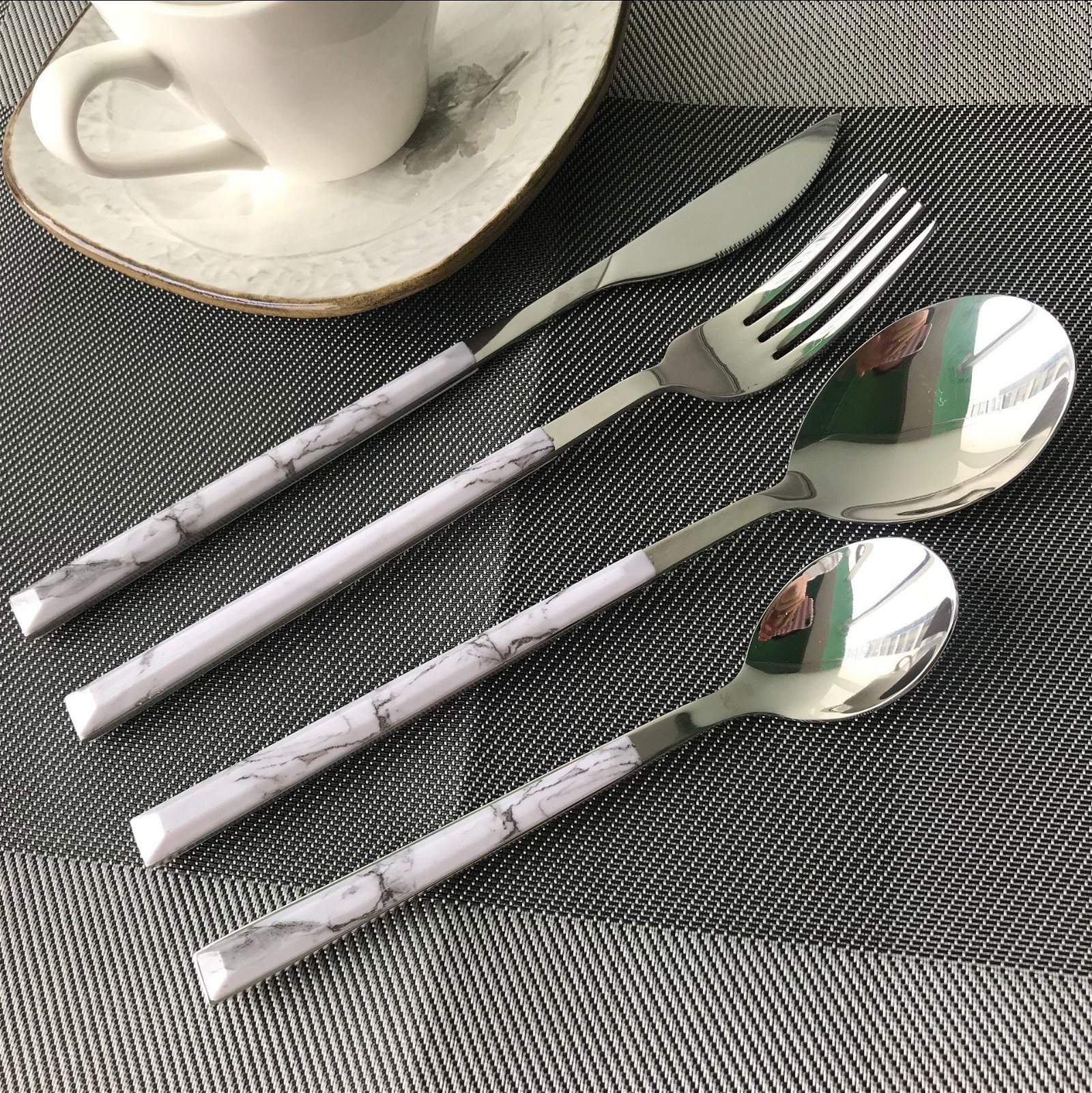 Stainless steel cutlery with PP clamp handle 3