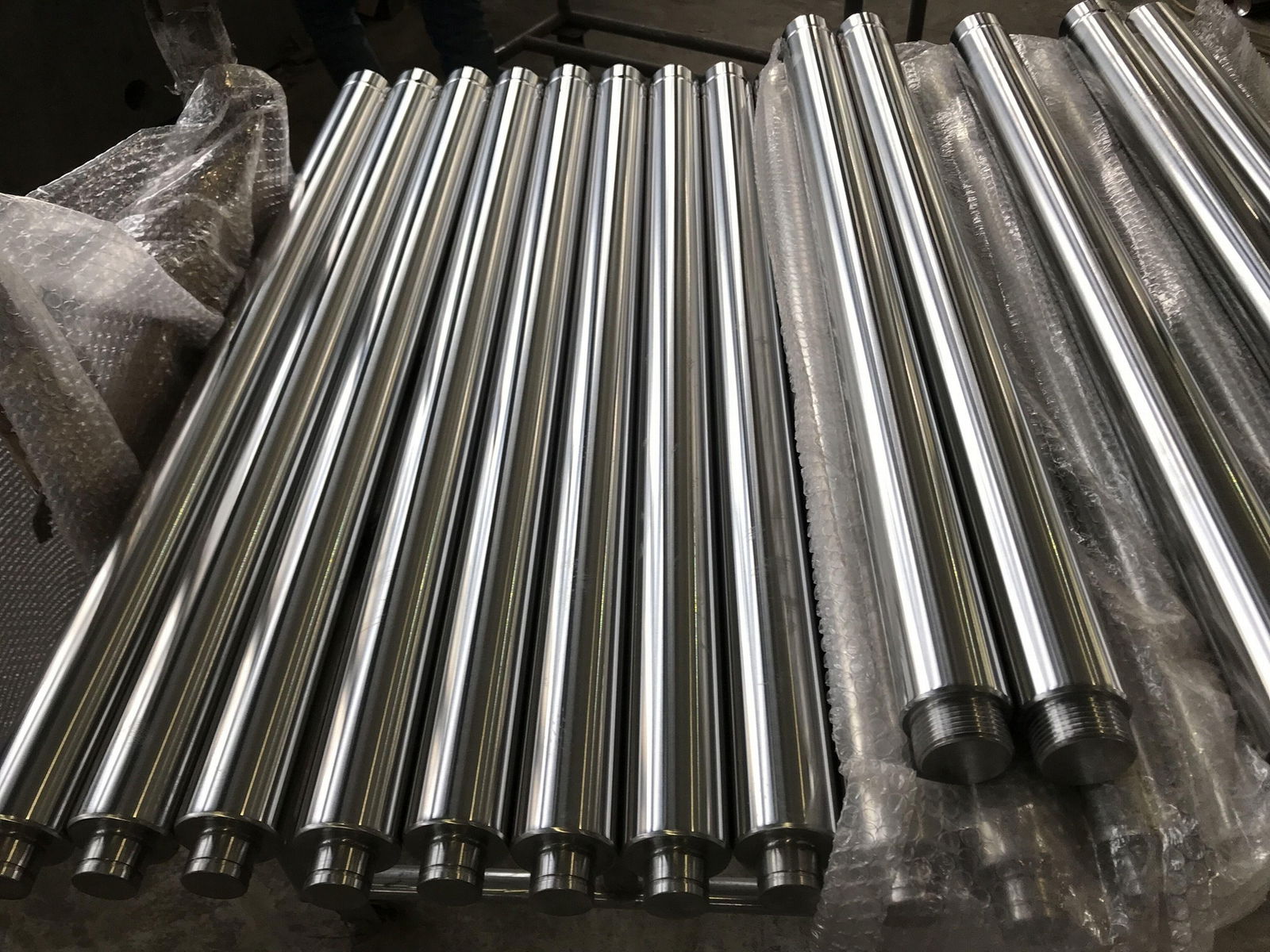 Round CK45 Hard Chrome Plated Steel Rod/Cold Drawn Steel Bar 2