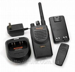 Motorola Mag One A8 Mini Handheld UHF VHF Walkie Talkie 