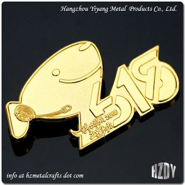 Zinc Alloy Gold Plated Animal badge Customized 2
