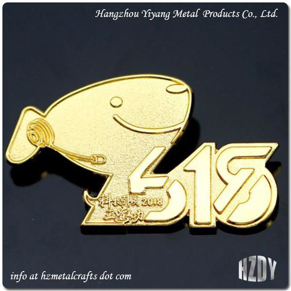Zinc Alloy Gold Plated Animal badge Customized 3