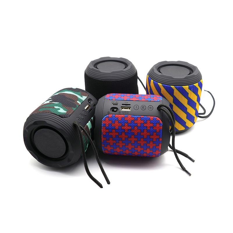 1200mAh outdoor design wireless speaker with fabric appearance 5