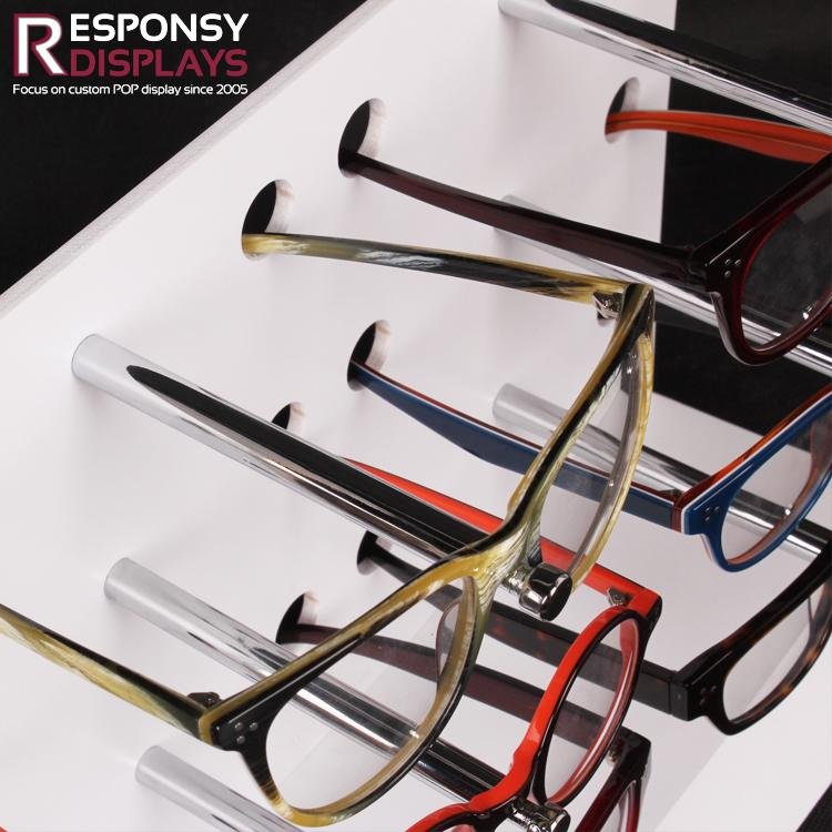 Hot Sale New Style Customized Acrylic Desktop Sunglasses Display Rack 4