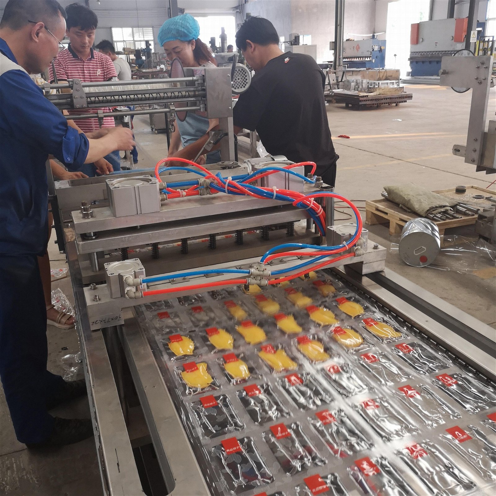 Food thermoforming packing machine 3
