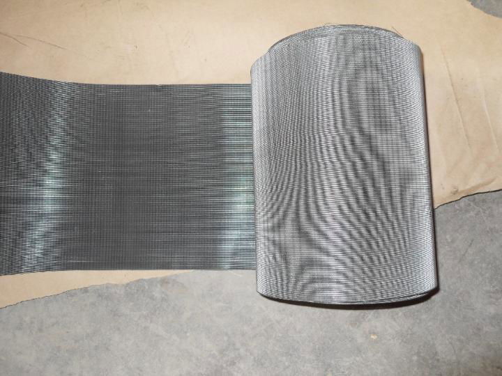 Reverse twilled micron mesh cloth