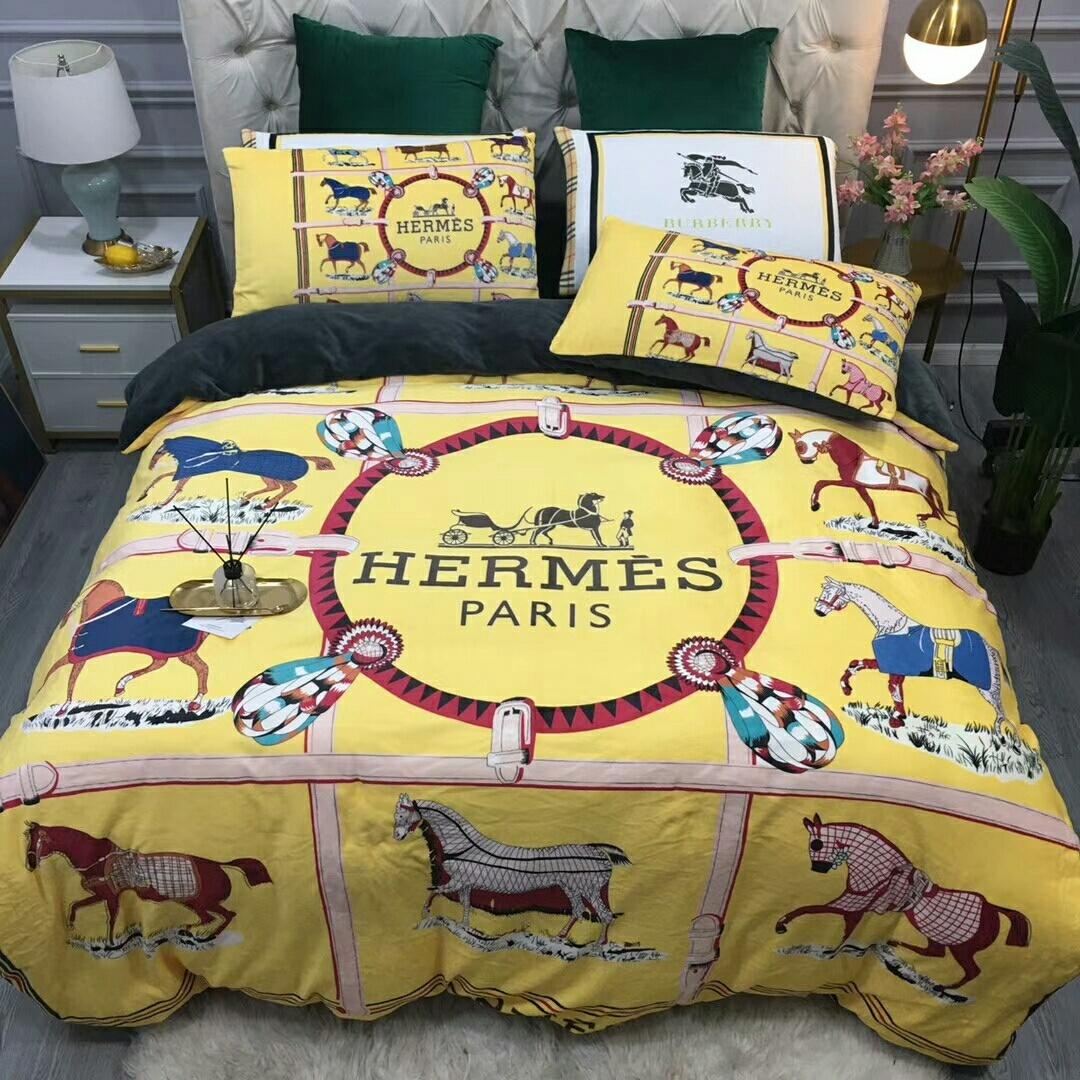               Four Piece-Suit Bed Sheet Bedding Sets            uilt Cover 8