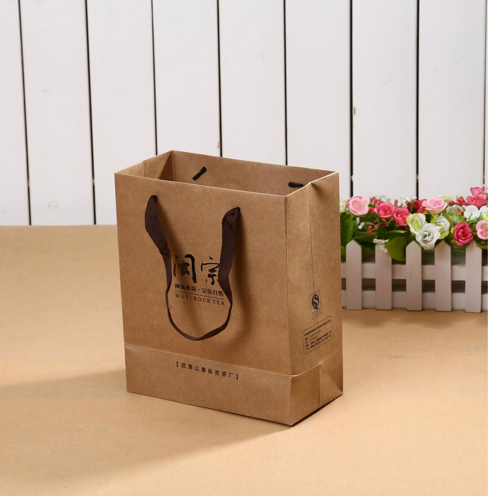 Customized luxury paper shopping bag,Factory hotsell paper bag gift packaging 4