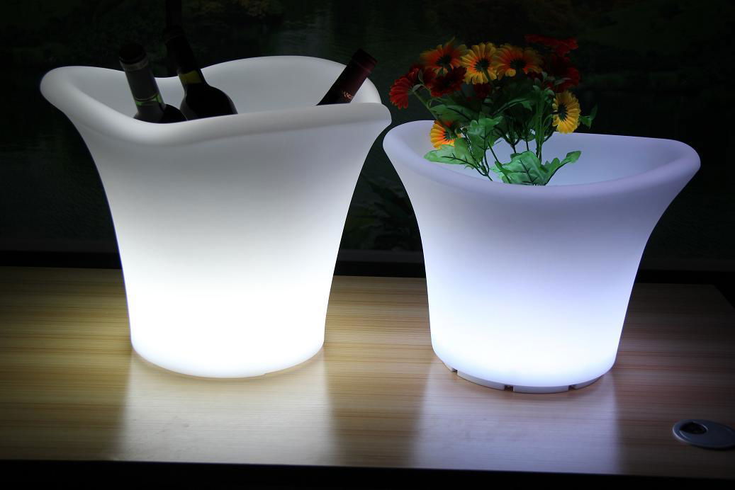 Fashionable design modern garden decorate led plastic flower pots 2