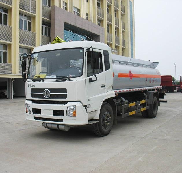 High quality Crude oil transport vehicle 21 m3 oil tank truck for sale 2