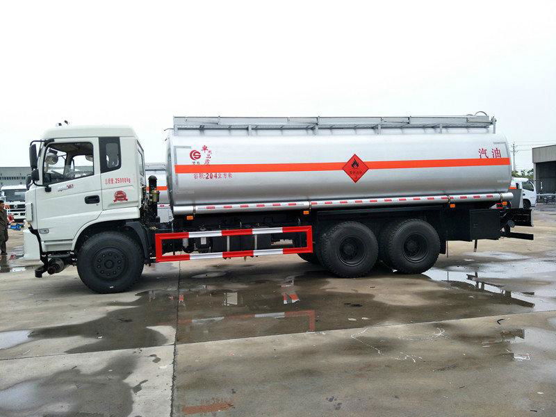 High quality Crude oil transport vehicle 21 m3 oil tank truck for sale 3