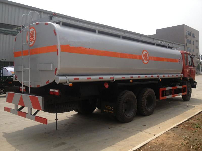 High quality Crude oil transport vehicle 21 m3 oil tank truck for sale 4