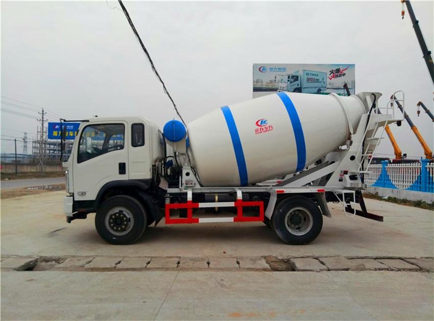 Dongfeng Diesel small 4-6CBM concrete mixer truck for sale 2