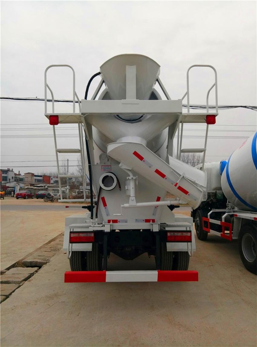 Dongfeng Diesel small 4-6CBM concrete mixer truck for sale 4